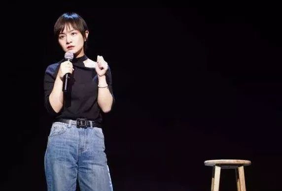 把丈夫當(dāng)成上鋪兄弟，把日子過成段子，這個女人火了