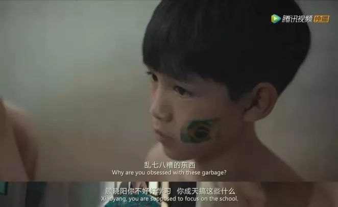 8歲被媽媽扒光，全車人圍觀拍照，多少孩子死于羞辱式教育