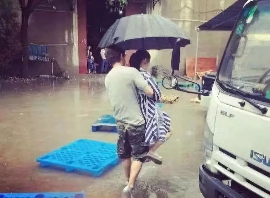 李小璐的一手好牌，如何被自己的人格特點毀掉