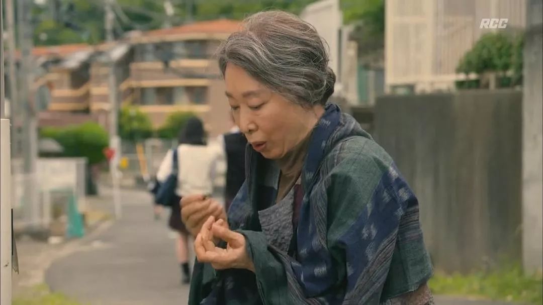 我們都在變得不像人，然后又渴望重新成為人