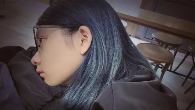 青春期的女兒愛(ài)臭美又厭惡學(xué)習(xí)怎么辦？