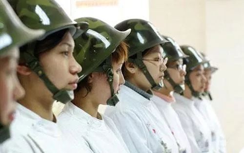 超負(fù)荷工作，面對死亡威脅！是什么支撐醫(yī)生們的靈魂