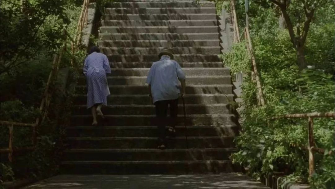 老總失業(yè)送外賣，中年人的焦慮真的是道無(wú)解題