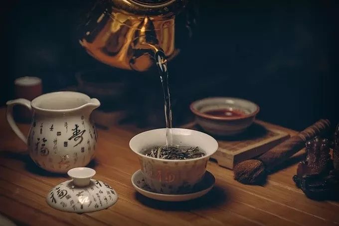 中年人社交：既要放得開(kāi)，更要收得住