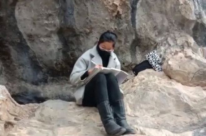 女孩無手機上網(wǎng)課自殺？你沒窮過，你真的不懂