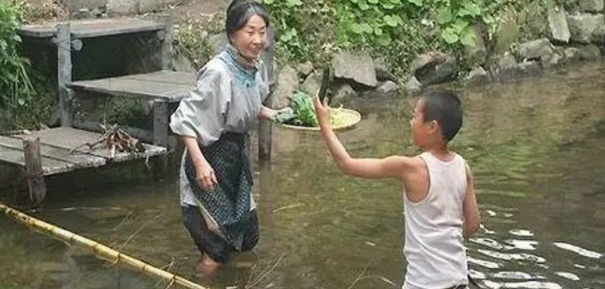 父母對孩子哭窮，不是教育，是投毒