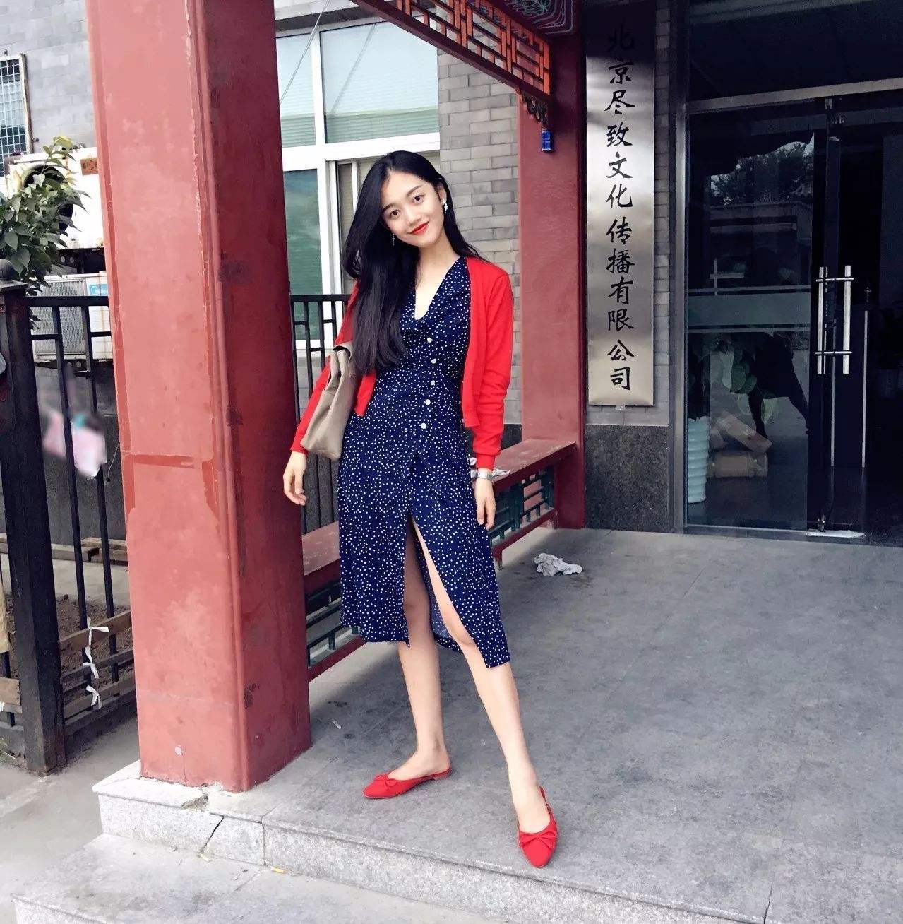 女友的錢(qián)是怎么賺到的,揭秘有錢(qián)女性的背景