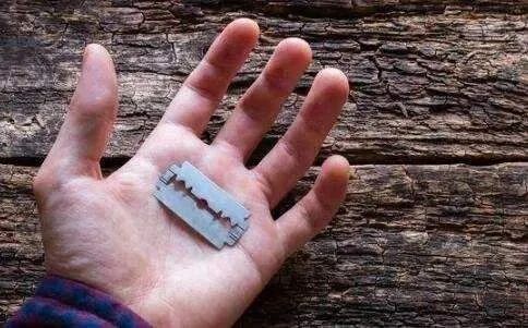 身邊的人有自殺傾向，我們該怎么辦？