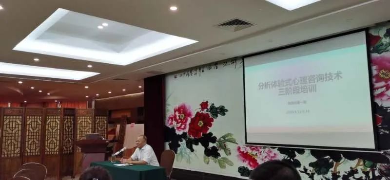 從學(xué)習(xí)的本質(zhì)，分析體驗式心理咨詢是如何起效的