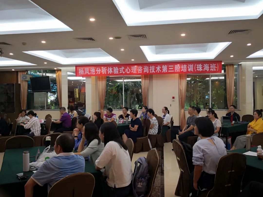 從學(xué)習(xí)的本質(zhì)，分析體驗式心理咨詢是如何起效的