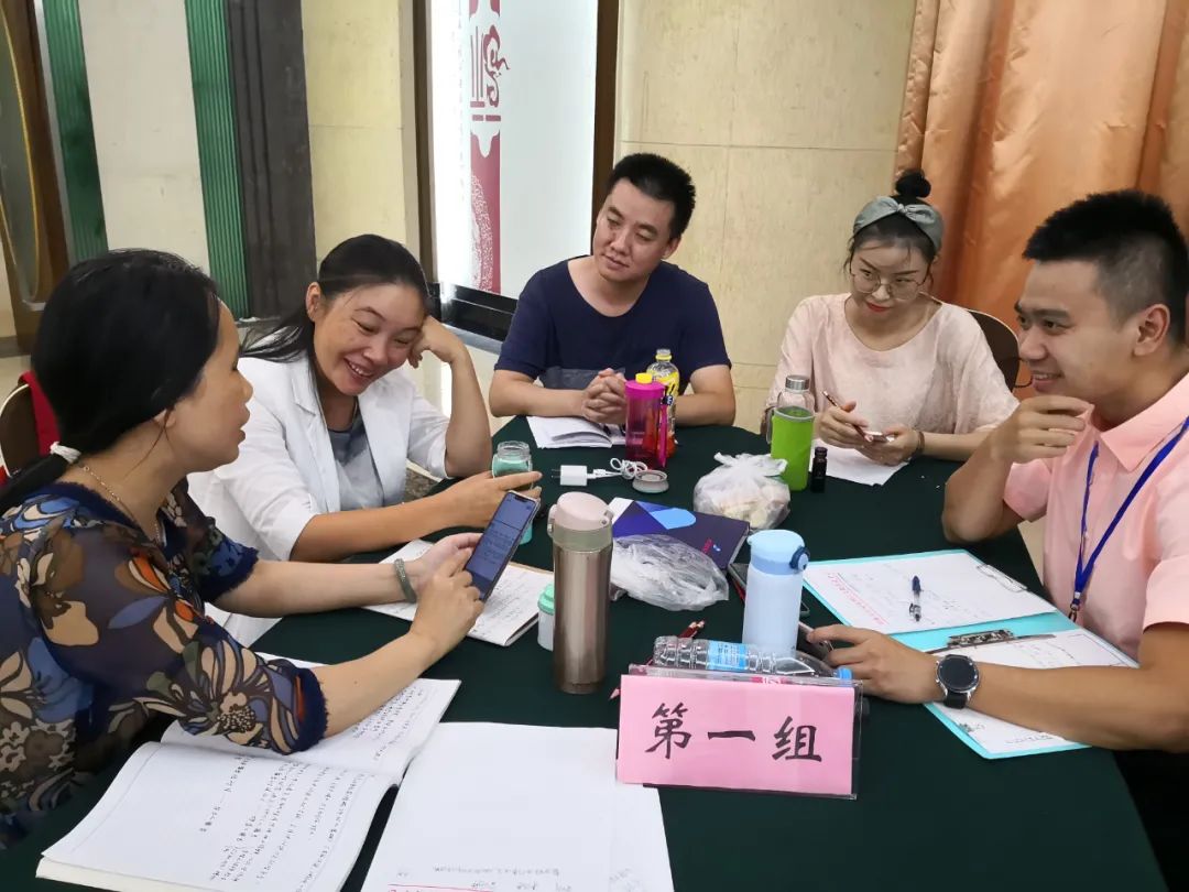 楊鳳池“分析體驗(yàn)式心理咨詢技術(shù)”的感悟
