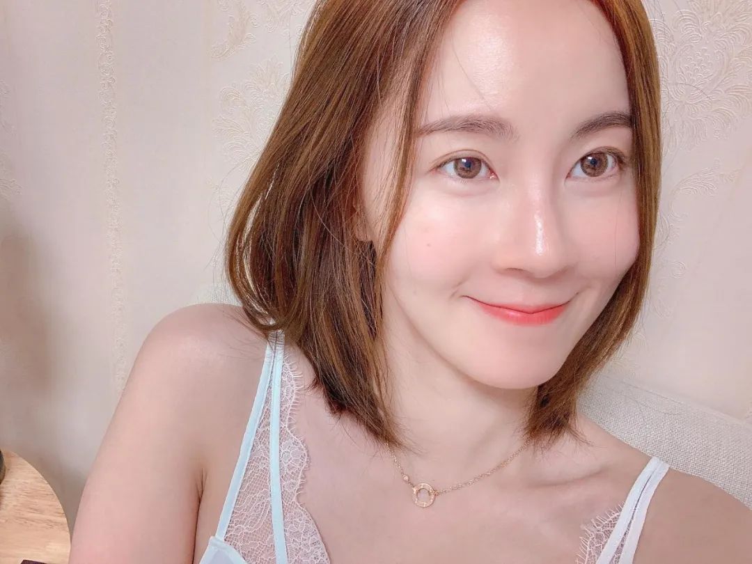 嫩模始祖新劇大玩雙性戀，曾做小三患上抑郁癥