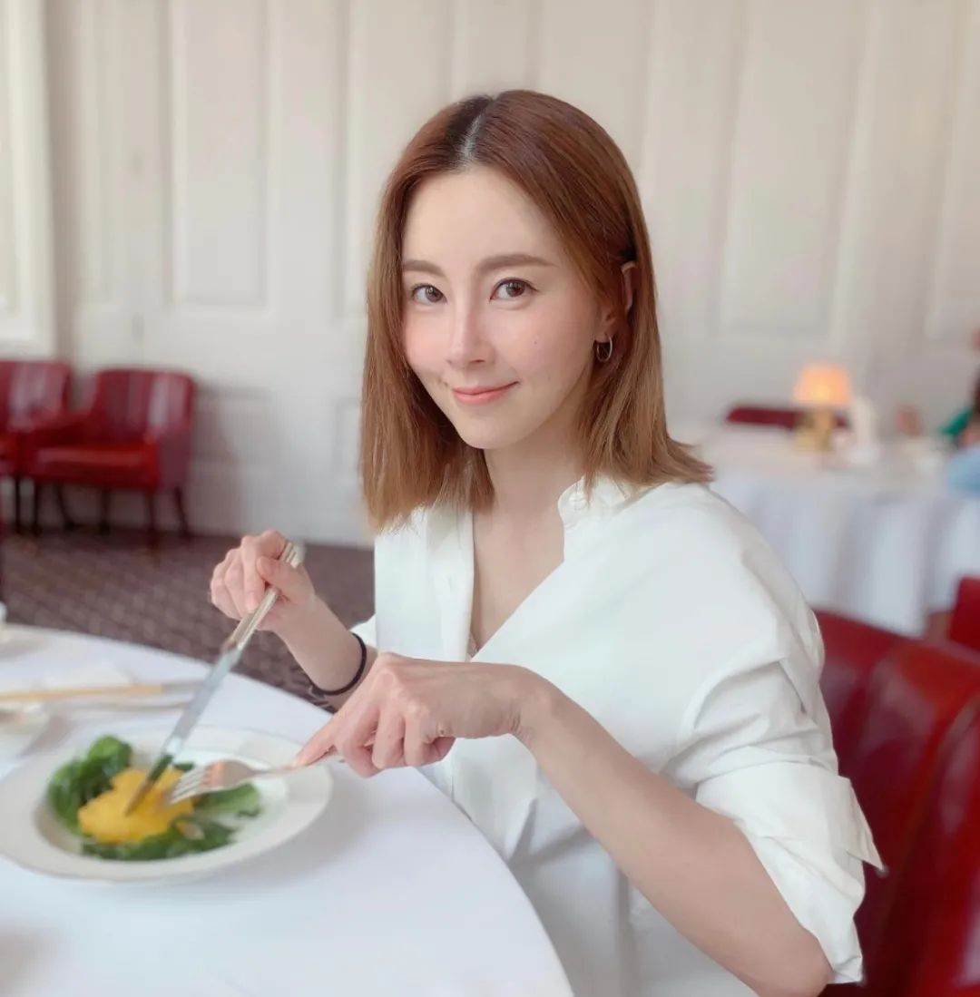 嫩模始祖新劇大玩雙性戀，曾做小三患上抑郁癥