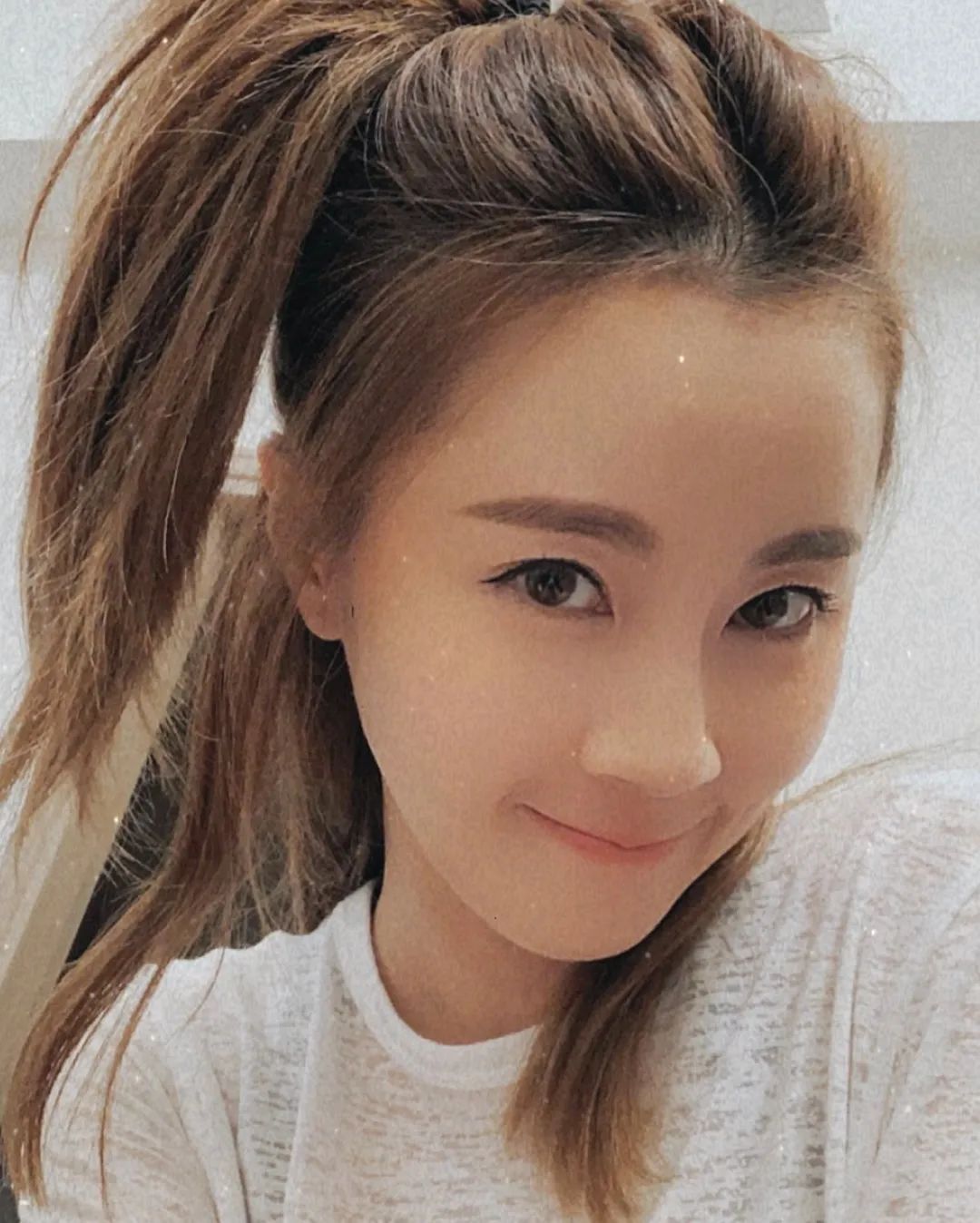 嫩模始祖新劇大玩雙性戀，曾做小三患上抑郁癥