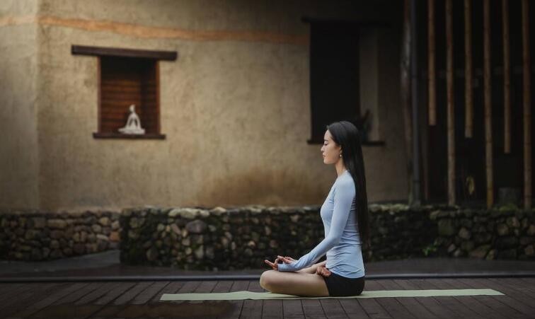 如何及時(shí)識(shí)別自己的行為，做出正確的反應(yīng)？