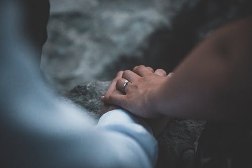 怎么對(duì)付不愛溝通老公?怎么對(duì)付老公的不關(guān)心