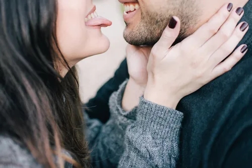 老公執(zhí)意要離婚怎么辦?老公絕情離婚誰(shuí)都勸不住