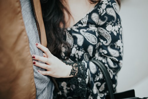 怎么和新加的妹子聊天?剛加的妹子怎么聊幽默