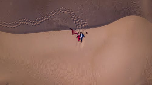 男人出軌后還會(huì)碰原配嗎?男人出軌女人聰明做法