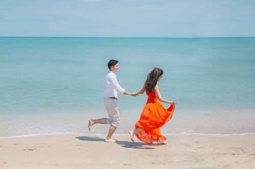 怎樣教訓(xùn)動(dòng)手的老公?老公動(dòng)手打你怎么處理