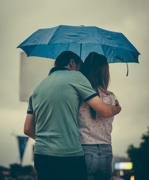 認(rèn)識(shí)很久的女生能追嗎?如何追認(rèn)識(shí)很久的朋友