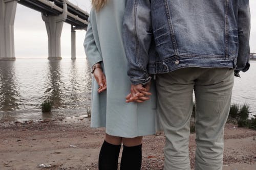 女朋友生氣了怎么哄?高情商哄生氣女友