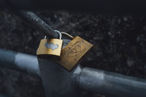 判斷老公出軌最簡(jiǎn)單的辦法-老公出軌如何調(diào)查微信