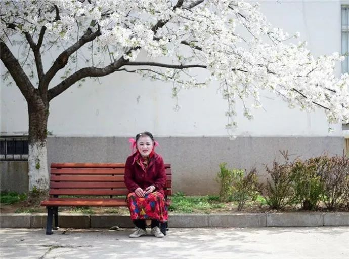 伊能靜兒子穿性感女裝：我不想做男人，有錯(cuò)嗎？