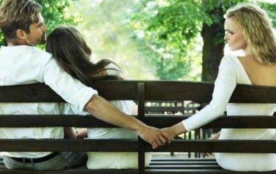 婚姻背叛的愛情