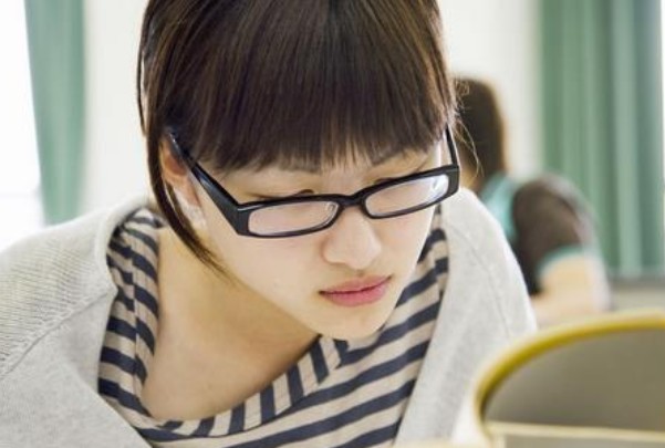 怎么調(diào)整中學(xué)生的羞怯心理