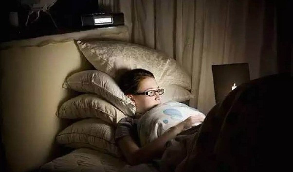 什么是報復性熬夜