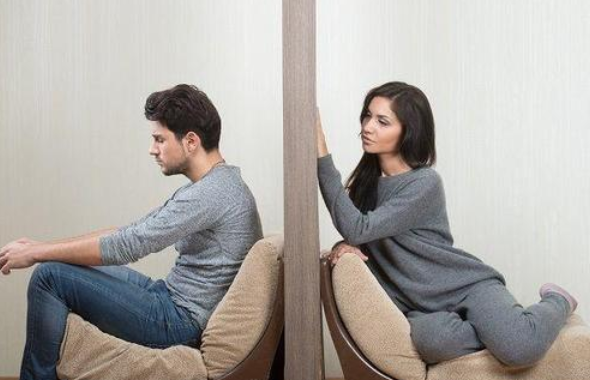 夫妻之間一旦沒有感情了會有下面幾個行為