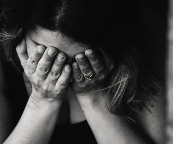 抑郁反復(fù)不好可能與這幾種錯(cuò)誤思維有關(guān)