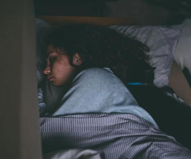 經(jīng)常熬夜晚睡你可能是“睡眠拖延癥”