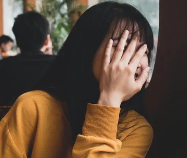 怎么才能克服對視恐懼癥？
