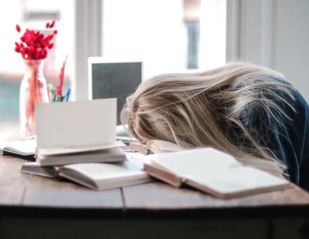 你的睡眠越來越少？睡不著，還是不想睡？