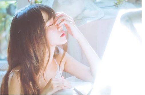 回首自己的前半生是否充滿了污點(diǎn)和遺憾呢？
