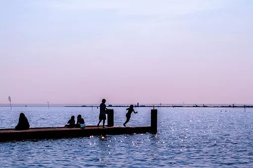 男人出軌，女人應(yīng)該如何對(duì)待？
