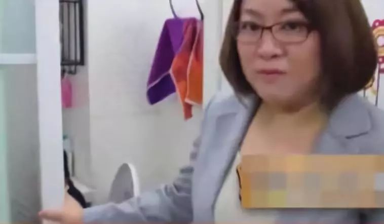 女子全裸大鬧健身房，上廁所不關(guān)門，對(duì)孩子的影響有多大？