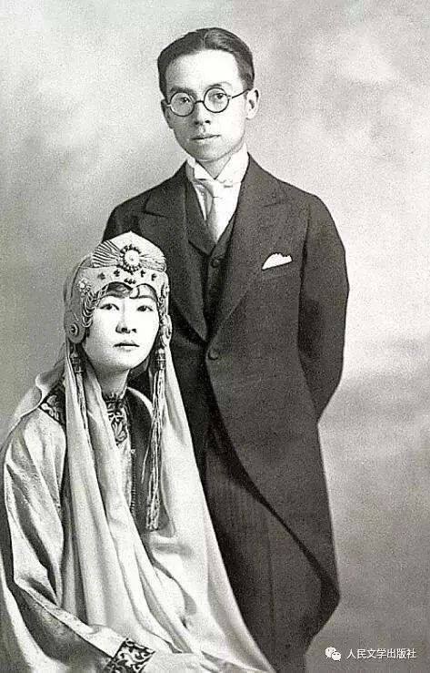 埋葬愛(ài)情的婚姻大多沒(méi)有愛(ài)情，只有荷爾蒙的腥臊氣