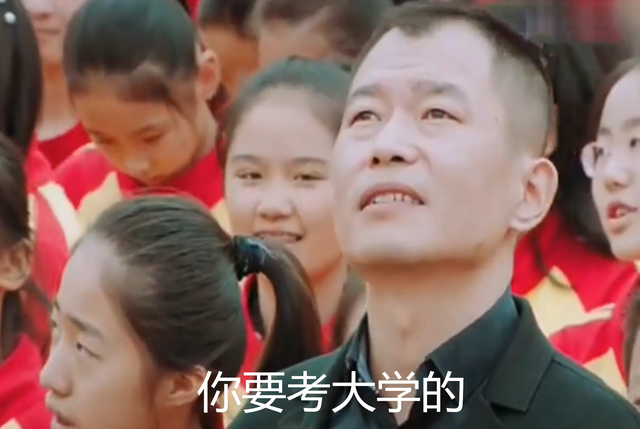 女兒考上重點(diǎn)大學(xué)后墮入風(fēng)塵，被爸爸活活掐死