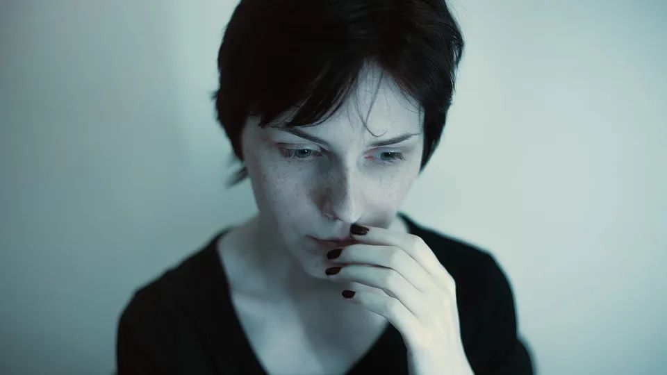 無(wú)法依靠的愛(ài)，難以擺脫的依賴