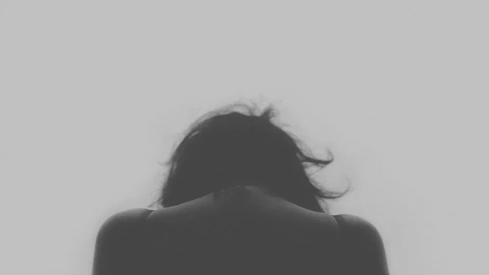 你是那個一風(fēng)吹草動就百度的人嗎？