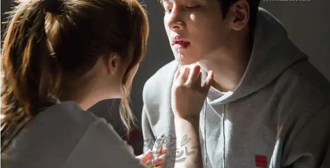 男生最討厭女生在床上做什么？