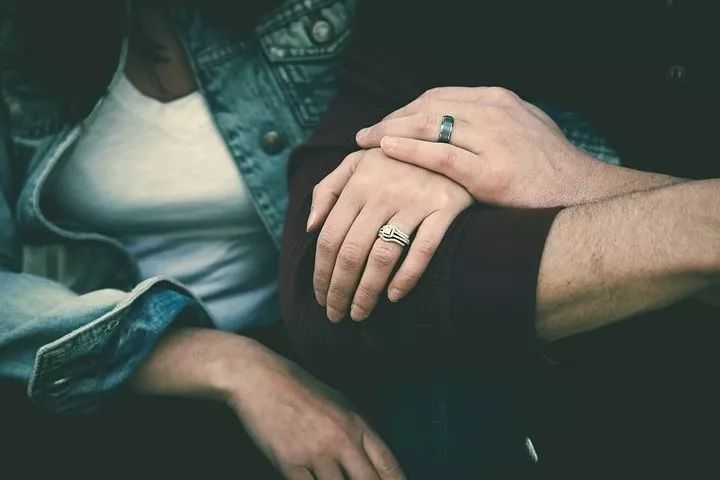 婚姻出現(xiàn)問(wèn)題的原因，大多是因?yàn)閷?duì)婚姻沒(méi)有期待