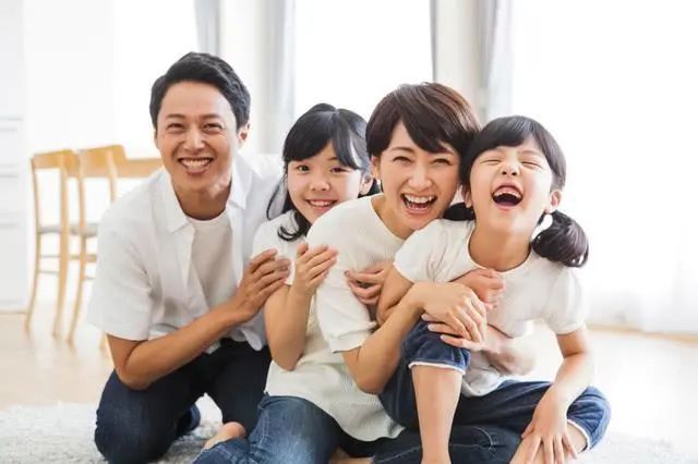 育兒心理：家長該不該教哥哥姐姐讓著弟弟妹妹