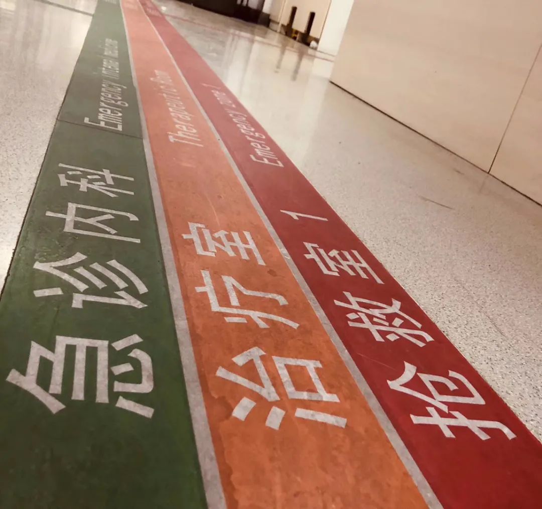 抑郁之后，丈夫開始拉著我的手睡覺