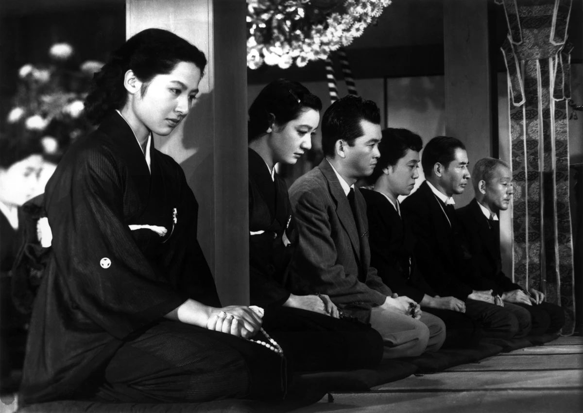 從經(jīng)典電影《東京物語(yǔ)》談起家庭的愛(ài)恨情仇