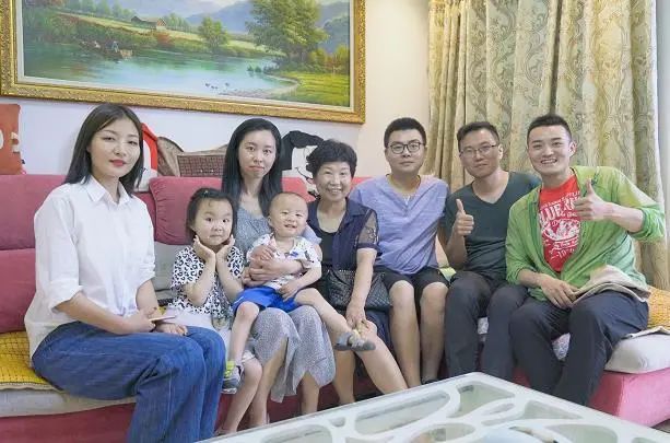 基因和環(huán)境哪個對人影響更大？