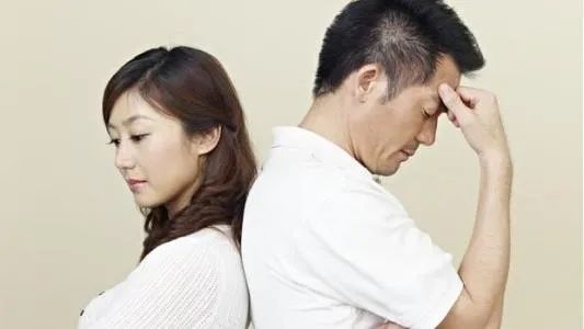 我們都在用傷害的方式來(lái)關(guān)心對(duì)方